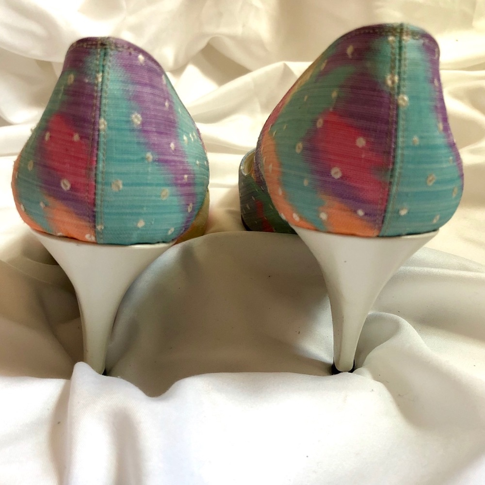 Vintage 80s Stuart Weitzman Rainbow Polkadot Pumps - Picture 4 of 6